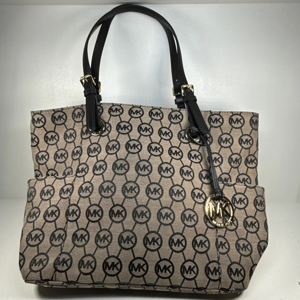 Michael Kors Jet Set Beige & Black Monogram Tote Bag - Picture 2 of 16